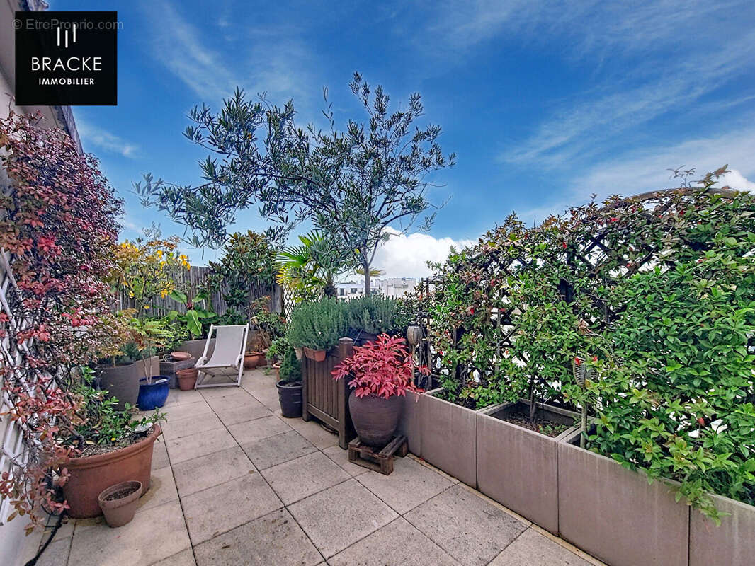 Appartement à COURBEVOIE