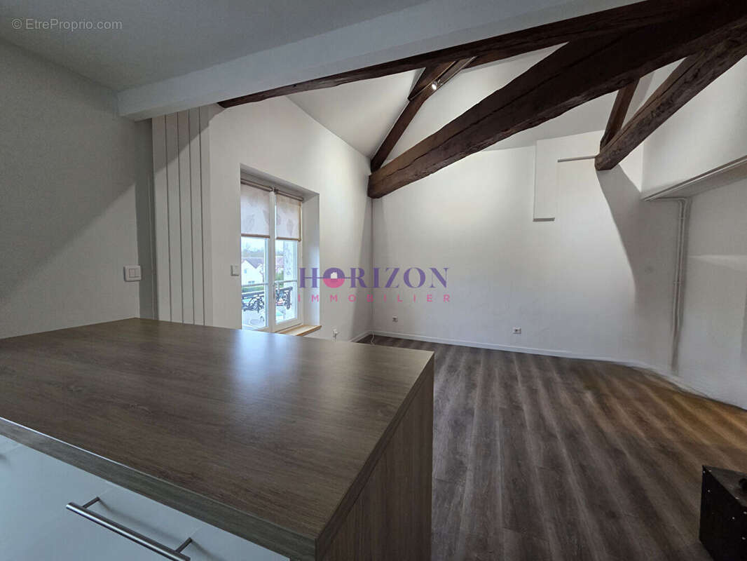 Appartement à LA CHAPELLE-EN-SERVAL