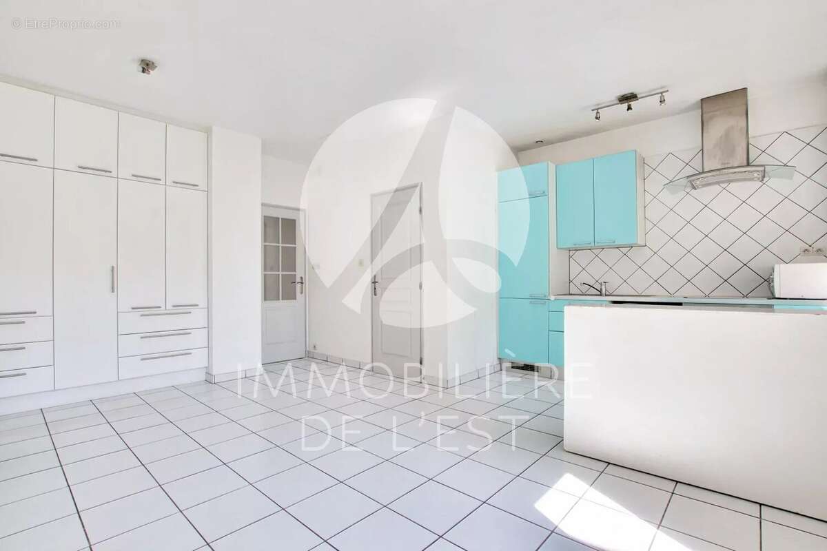 T3 - maryse bastie - 57m² - photo 2