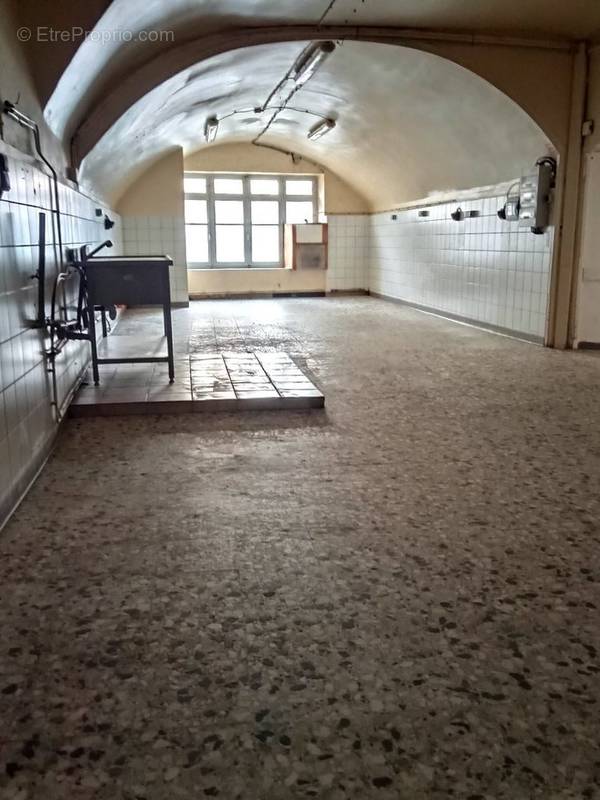 Commerce à SAINT-HIPPOLYTE-DU-FORT