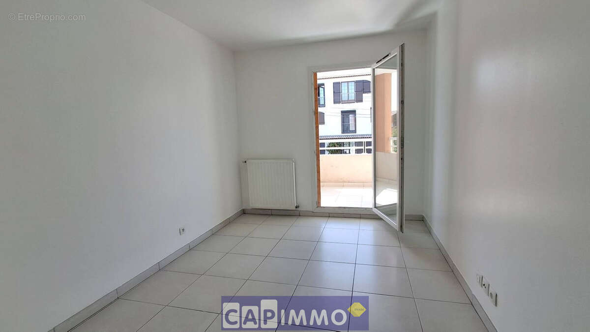 Appartement à LA VALETTE-DU-VAR