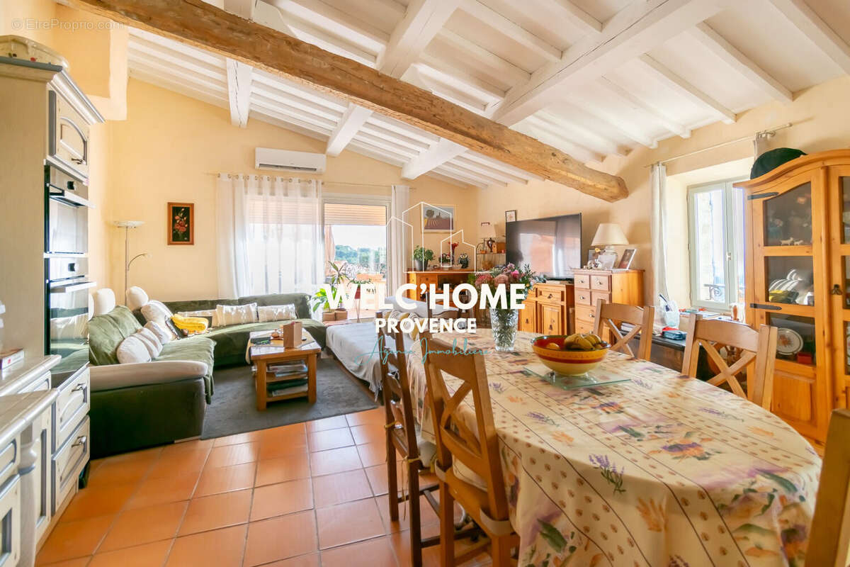 Maison à BAUDINARD-SUR-VERDON