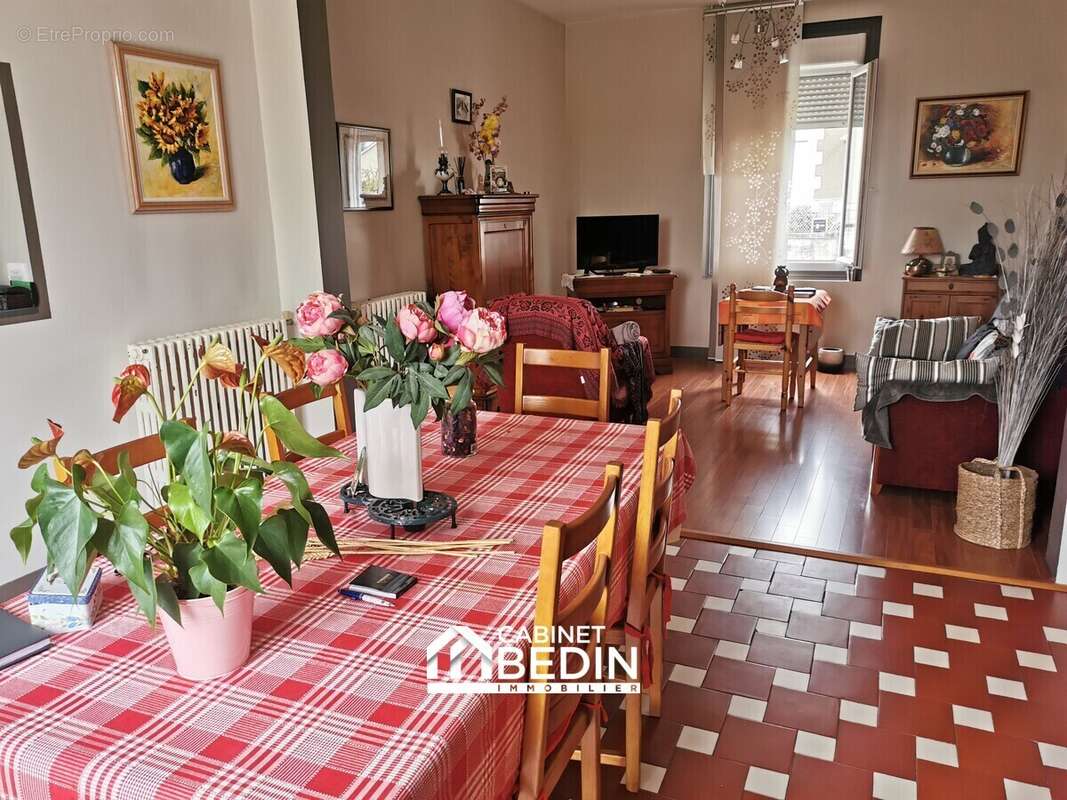 Maison à COUTRAS