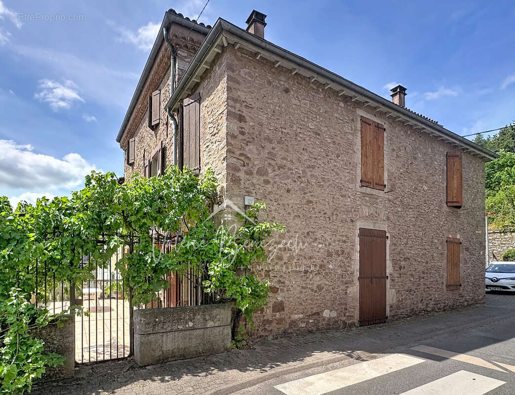 Maison à CAMARES