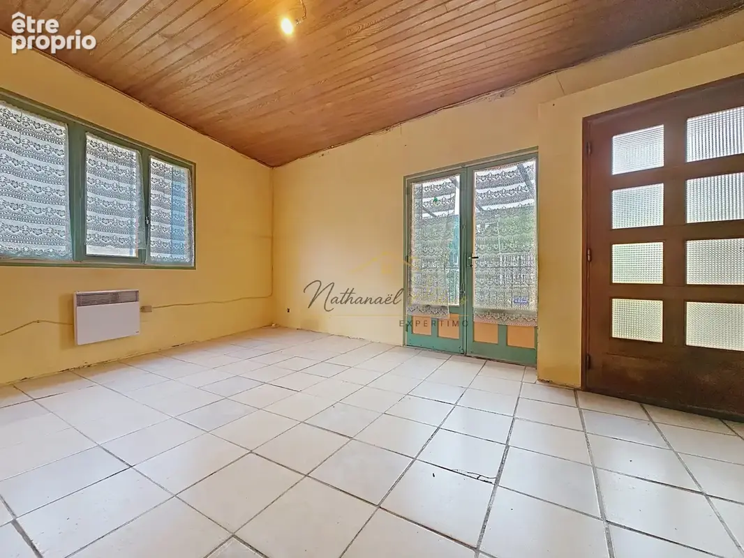Maison avec garage et terrasse à rénover - photo 2