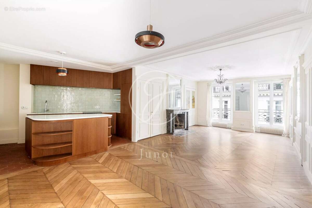 Appartement à PARIS-9E