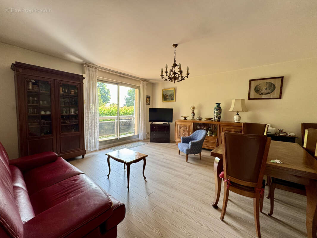 Appartement à LE PERREUX-SUR-MARNE