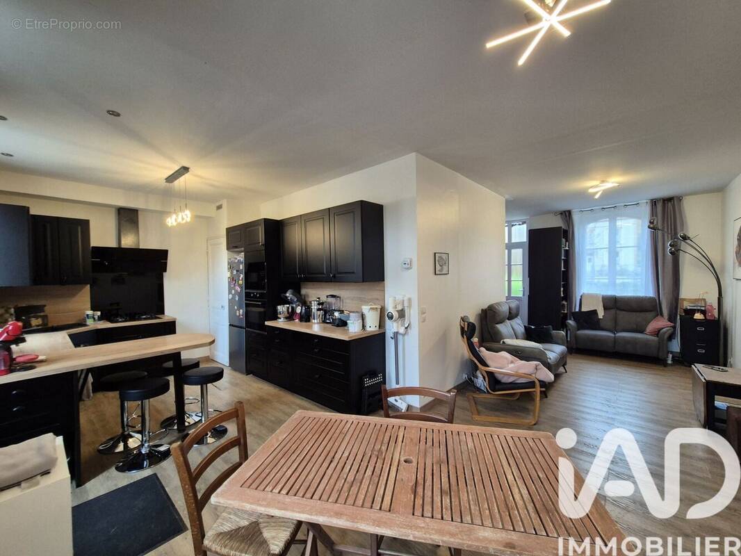 Photo 1 - Maison à PONT-SUR-YONNE