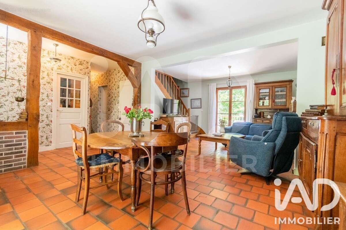Maison 163 m² à Saint-Sulpice-De-Pommeray  - photo 6