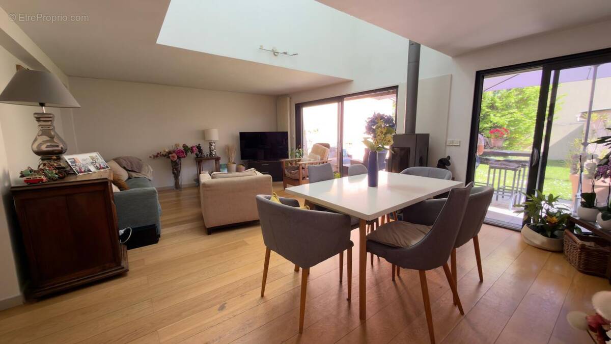 Maison à LE PERREUX-SUR-MARNE