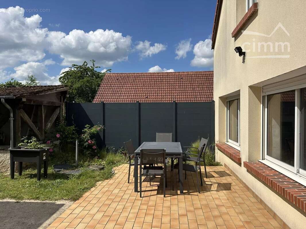 Maison à CHAILLES