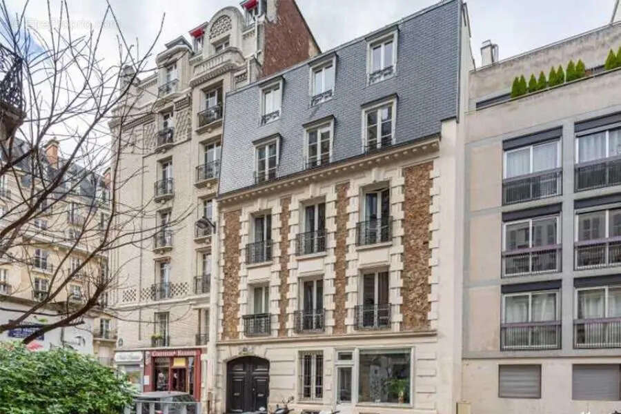 Commerce à PARIS-16E