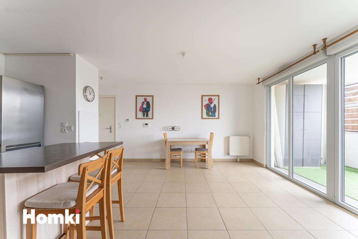 Appartement à MARSEILLE-5E