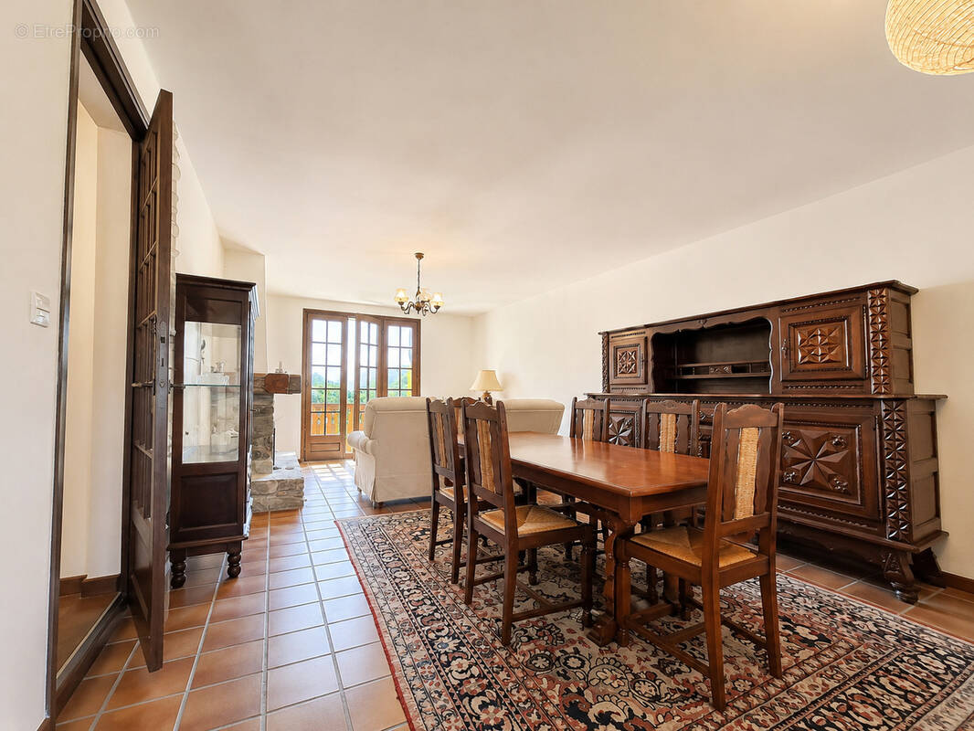 Maison à LA PERRIERE