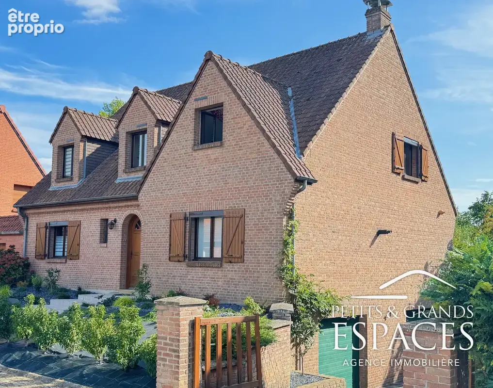 Photo Maison à Famars au prix de 376 000€