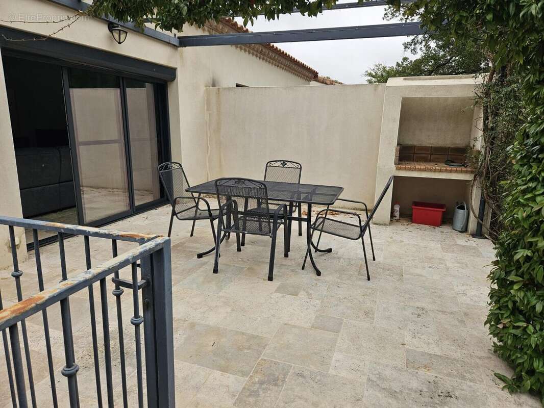 Maison à LEZIGNAN-LA-CEBE