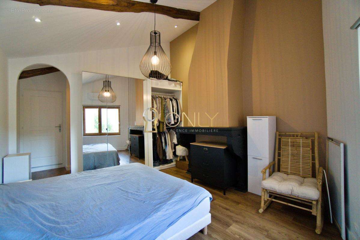 Appartement à LIMAS