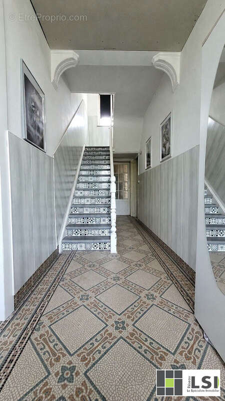 Maison 165 m² à Aulnoye-Aymeries  - photo 3