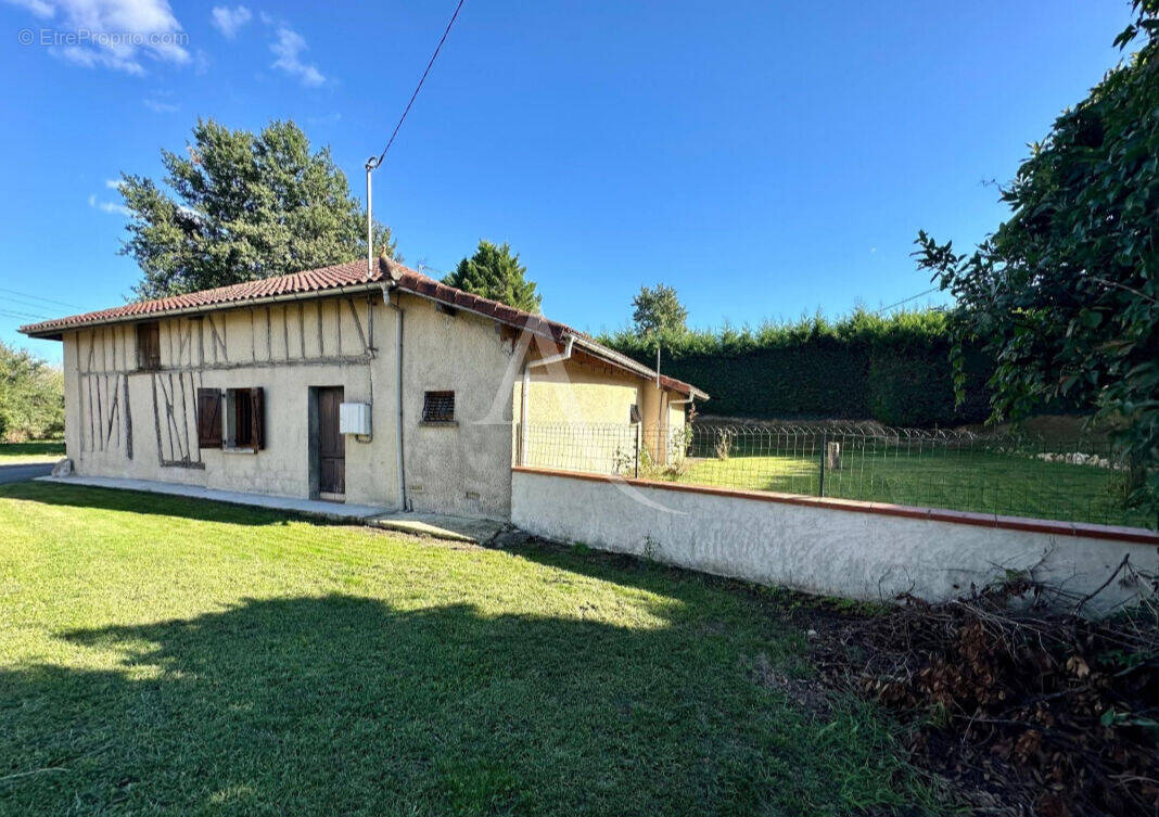 Maison à LE HOUGA