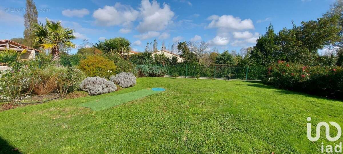 Photo 4 - Maison à LE PERRIER