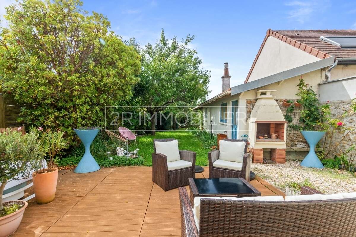 Maison à BUSSY-SAINT-GEORGES