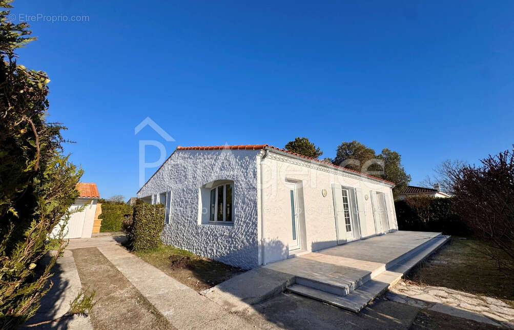 Maison à VAUX-SUR-MER