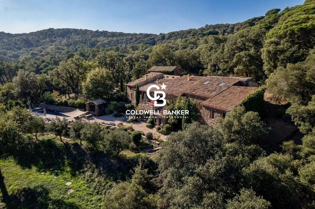 Maison à LA GARDE-FREINET