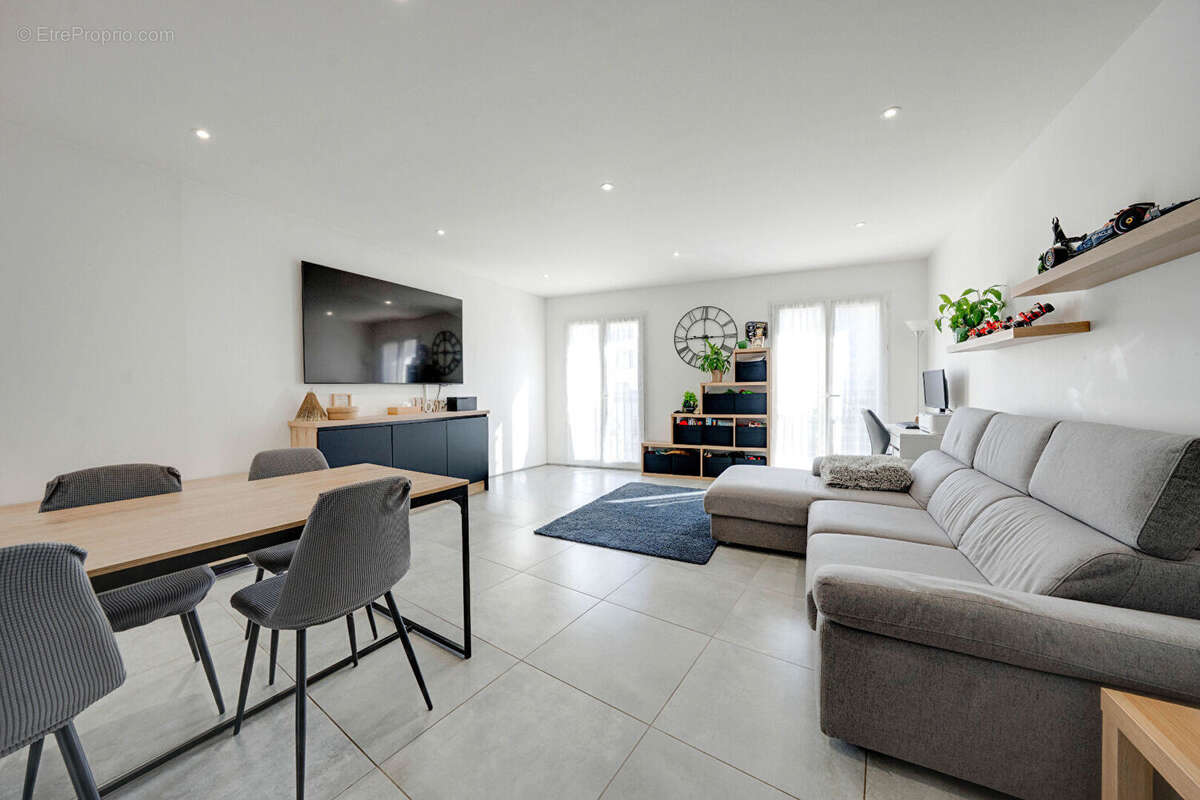 Appartement 67 m² à Simiane-Collongue  - photo 3