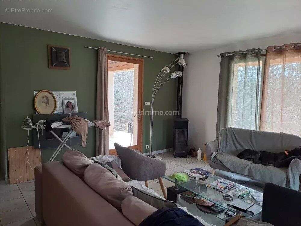 Maison à ENTRECASTEAUX