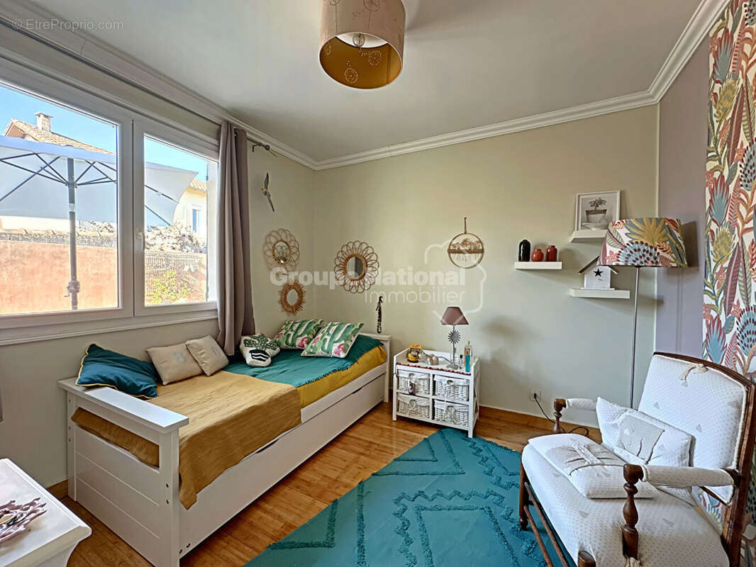 Maison à SAINT-BRES