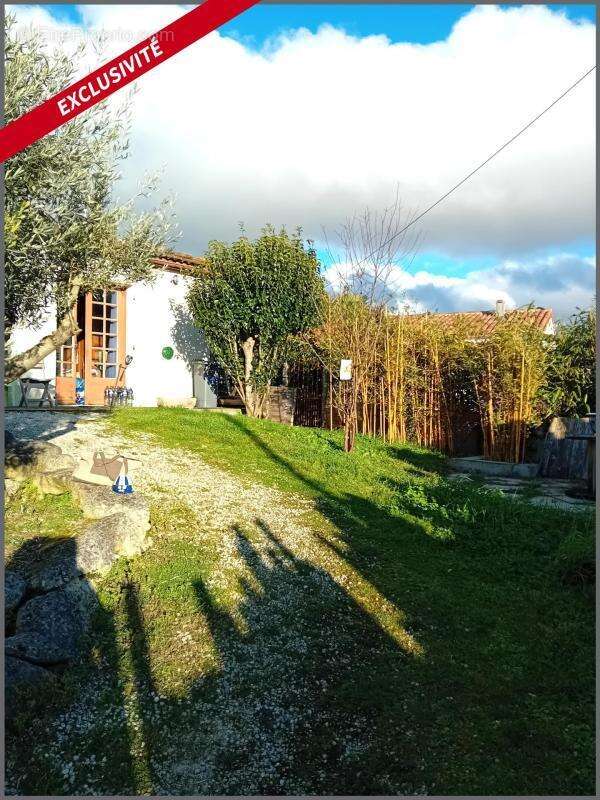 Maison à SAINT-JEAN-D'ANGELY