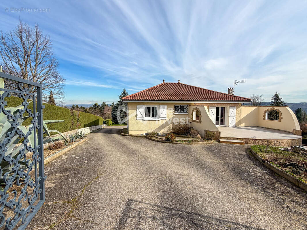 Maison à SAINT-CYR-SUR-LE-RHONE