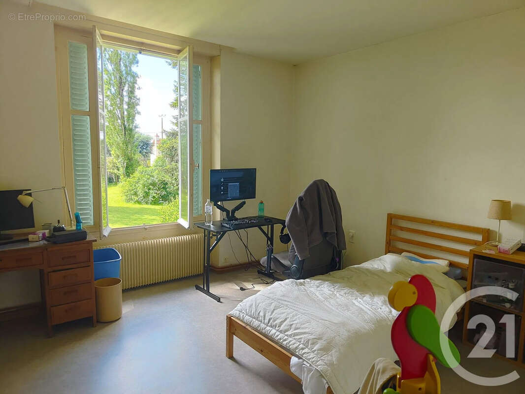 Maison 214 m² à La Chapelle-Montlinard  - photo 21