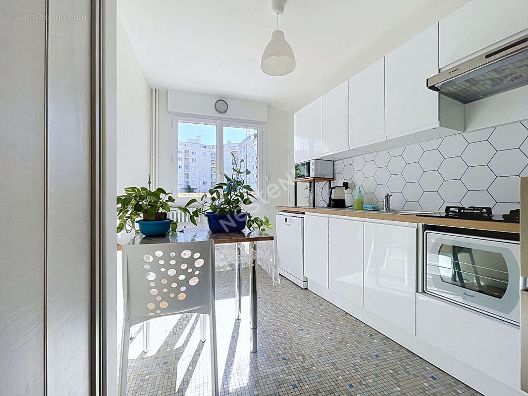 EXCLUSIVITE / NANTES Rond-point de Vannes, Sainte-Thérèse / Appartement  3 pièce(s) 64 m2 / Parking et cave - photo 3
