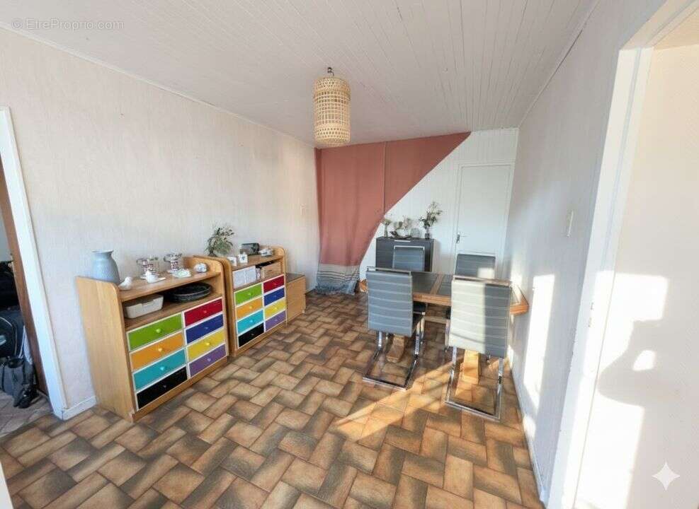 Maison à CHATEAUNEUF