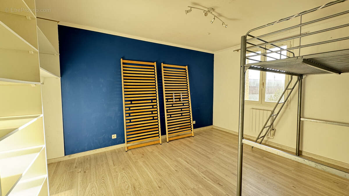 Maison à SAINT-LAURENT-DE-LA-SALANQUE