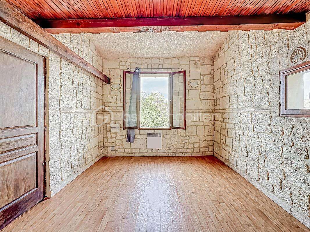 Maison à GALLARGUES-LE-MONTUEUX