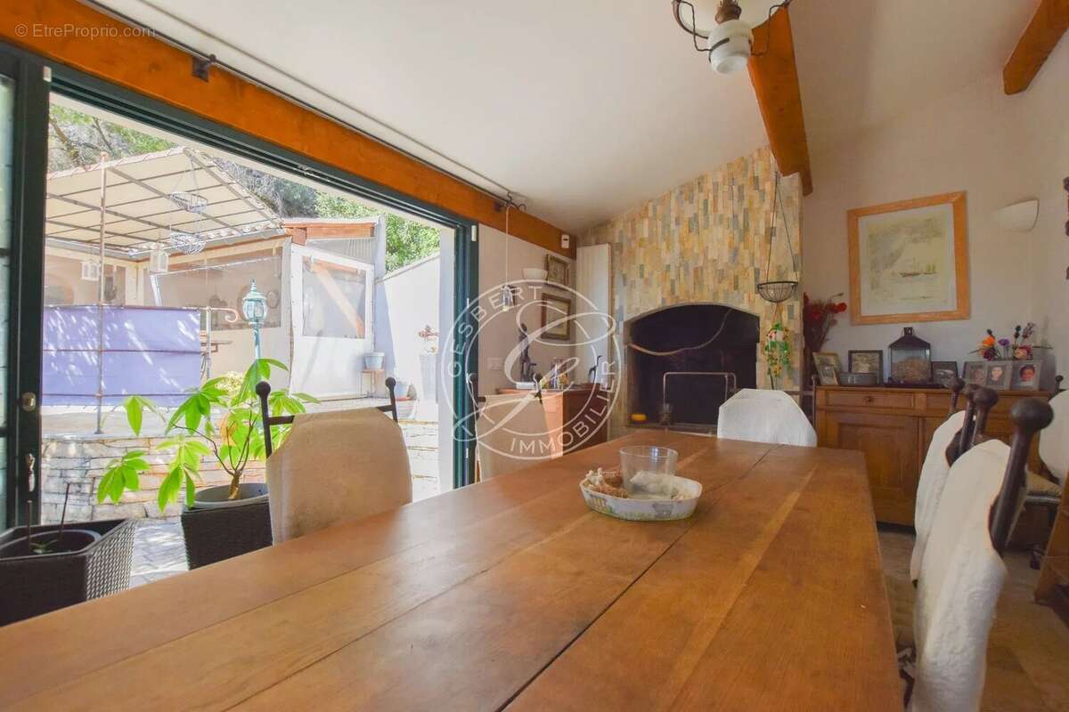 Maison à VILLECROZE