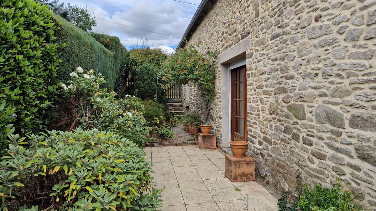 CÔTES D'ARMOR Charmante maison de 2 chambres avec garage et jardin, dans un environnement paisible et proche de la nature. - photo 16