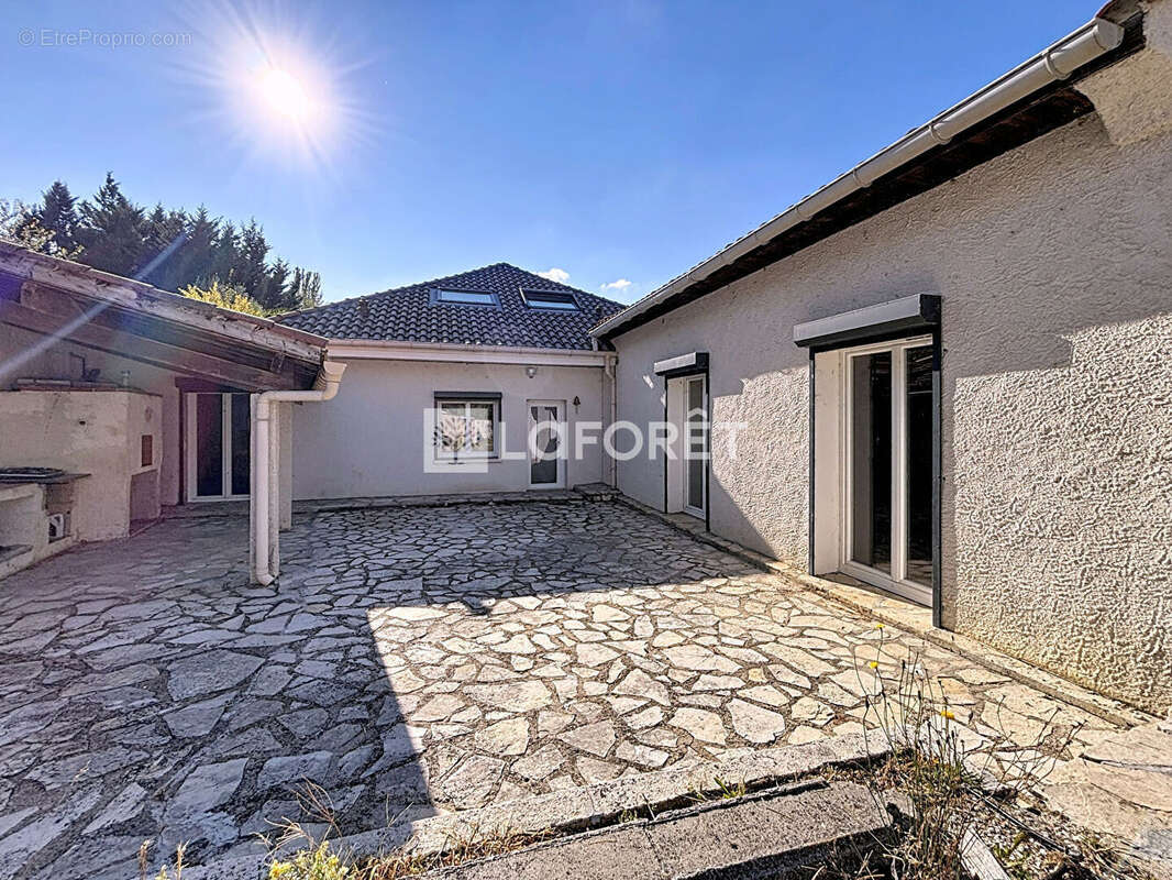 Maison à LABASTIDE-SAINT-PIERRE