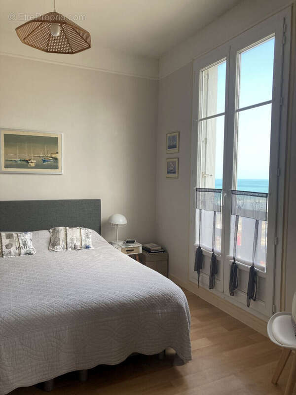 Appartement à DONVILLE-LES-BAINS