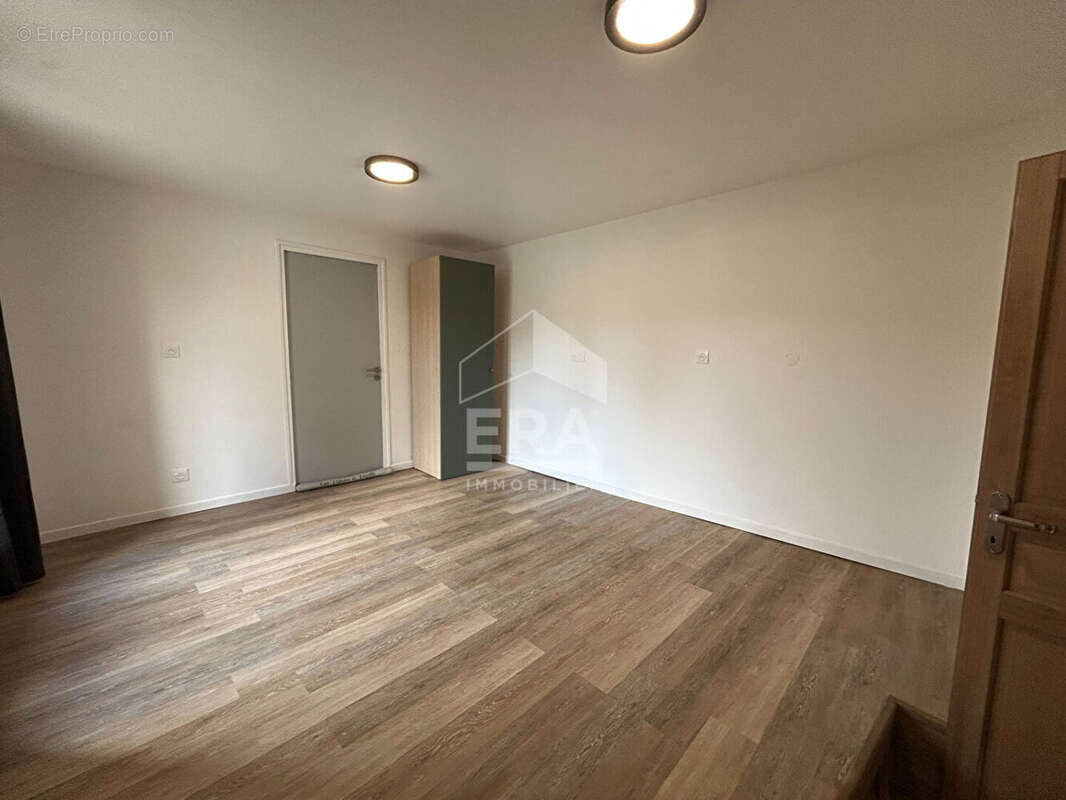 Maison à AIX-EN-ISSART