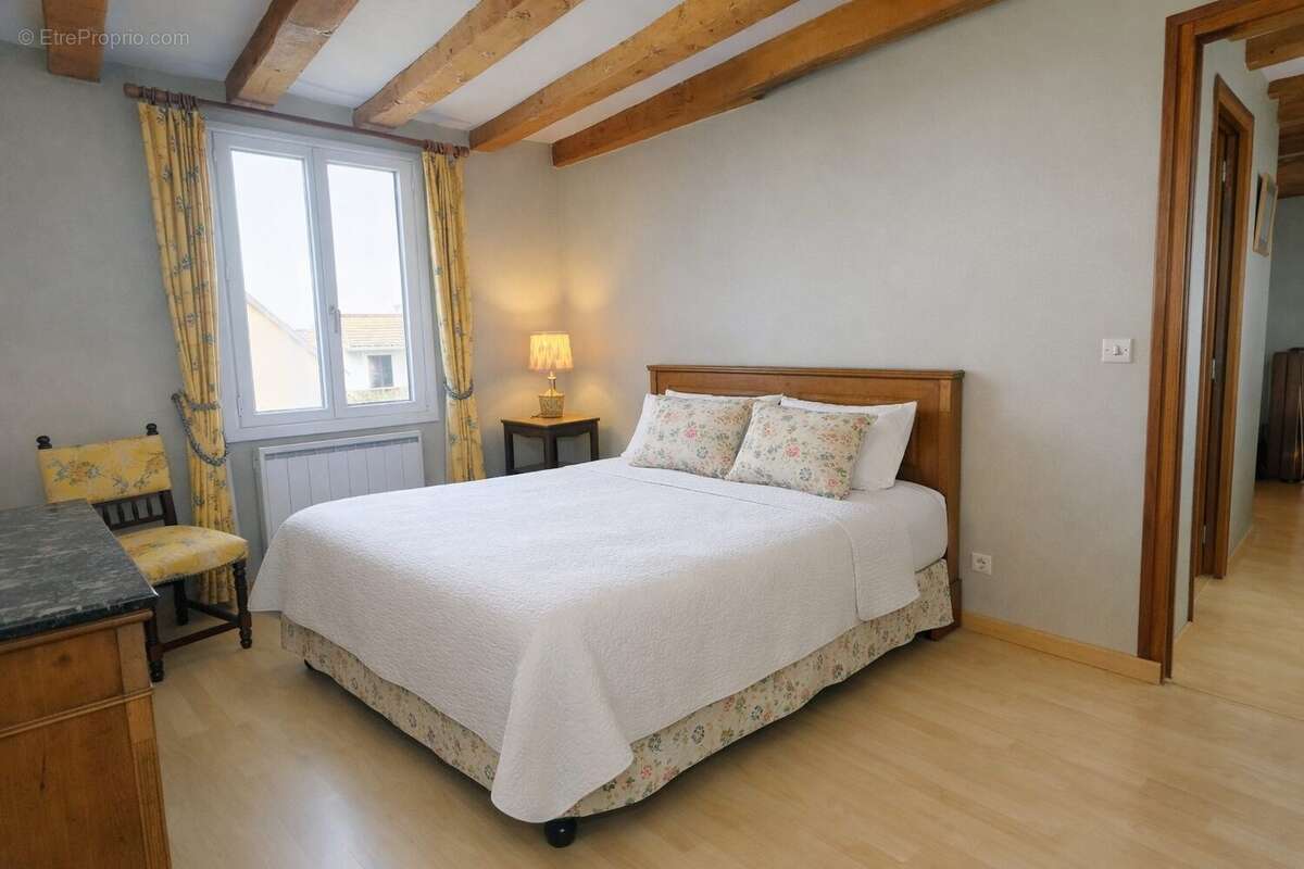 Maison 233 m² à Les Alleuds  - photo 3