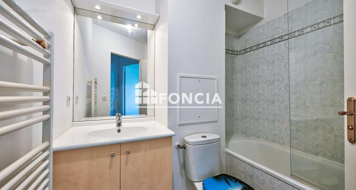 Appartement à FONTENAY-LE-FLEURY
