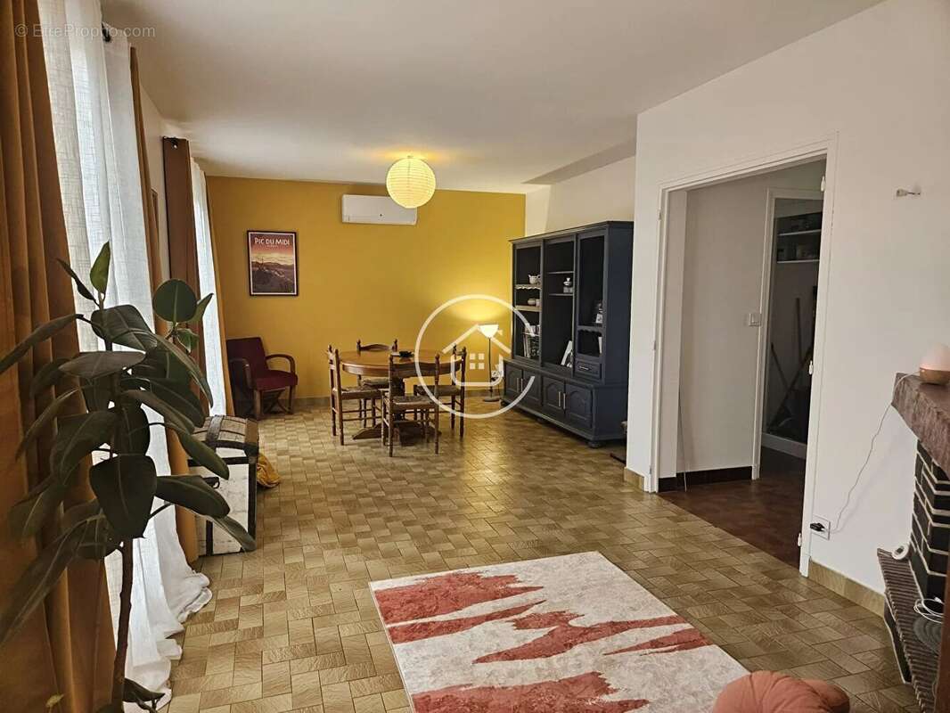 Maison familiale avec sous-sol et beau terrain à Vineuil - photo 12