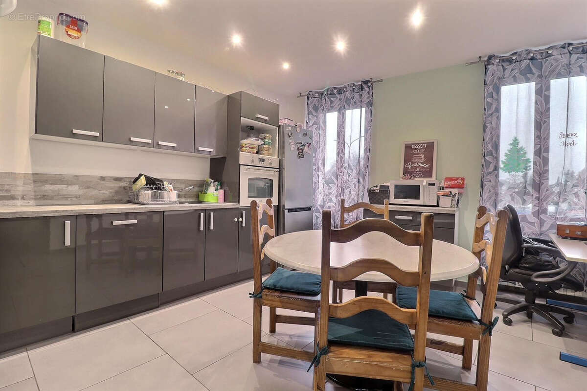 Maison à CAMPS-LA-SOURCE