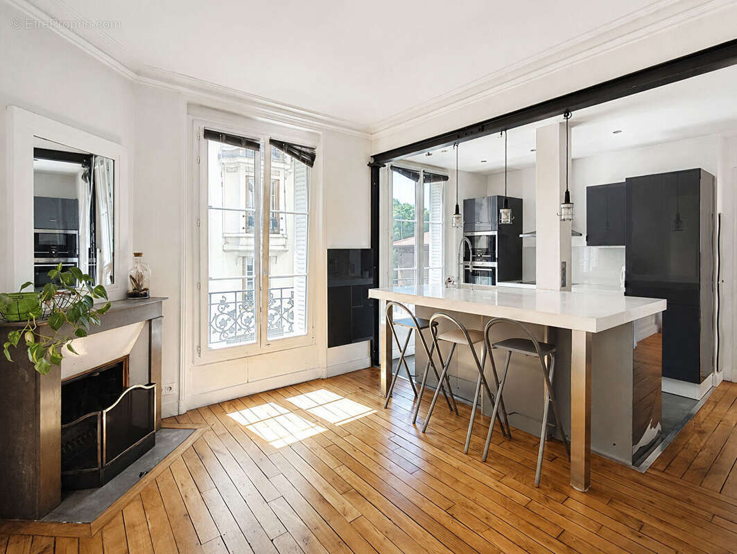 Appartement à PARIS-20E