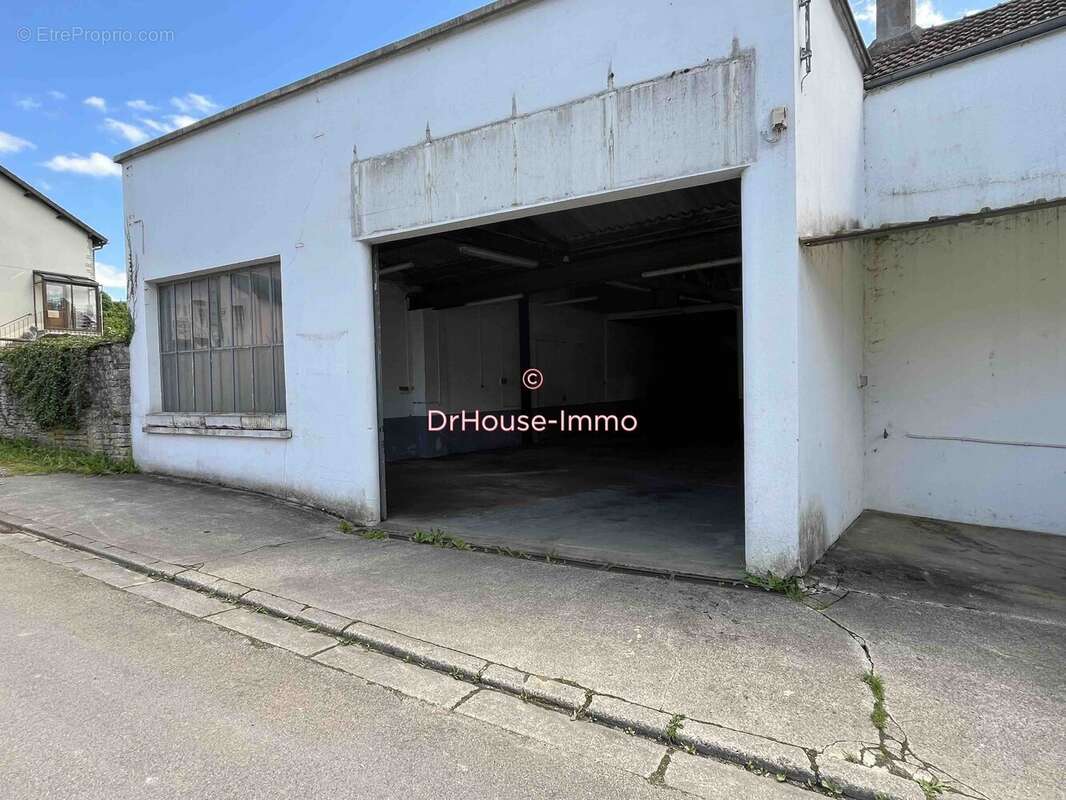 Commerce à L'ISLE-SUR-SEREIN