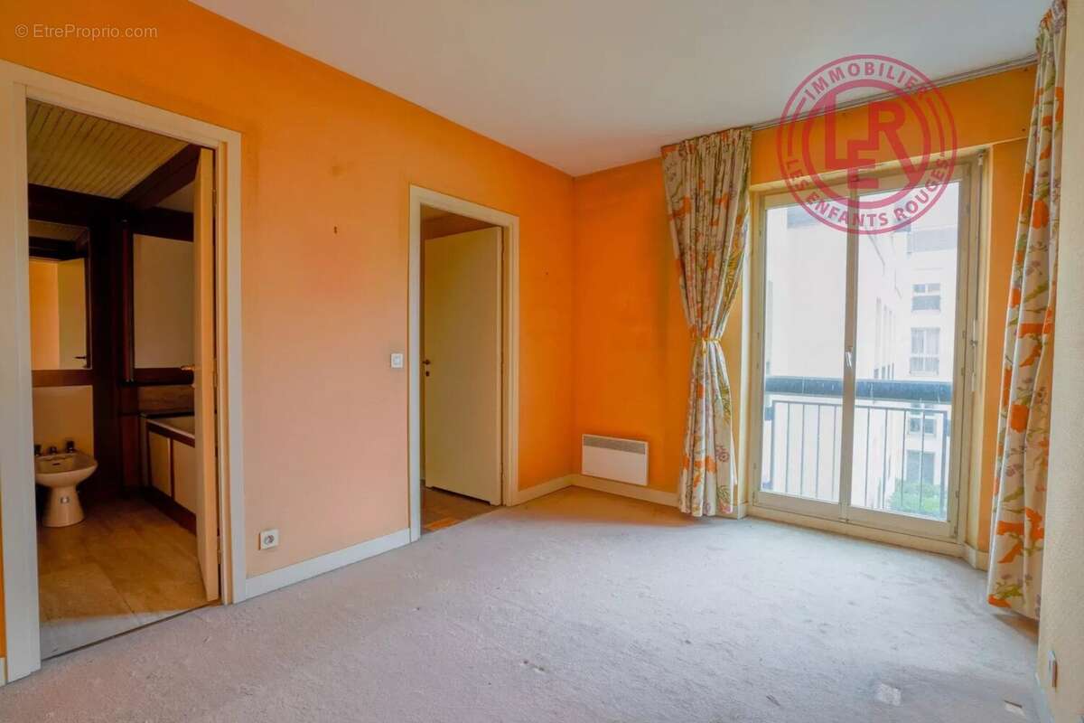 Appartement à PARIS-3E