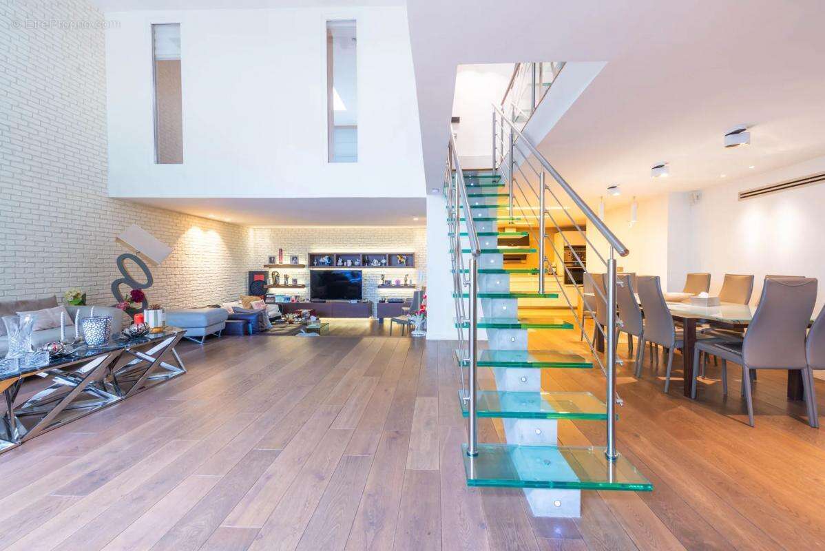 Maison à COURBEVOIE